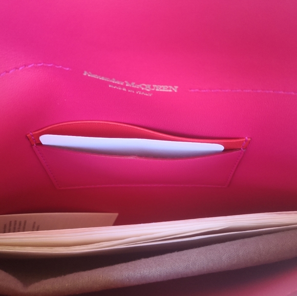 OBO 100%Authentic Alexander McQueen Clutch - Picture 2 of 6